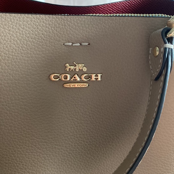 Coach Mollie Bucket Bag 22 - Picture 2 of 5